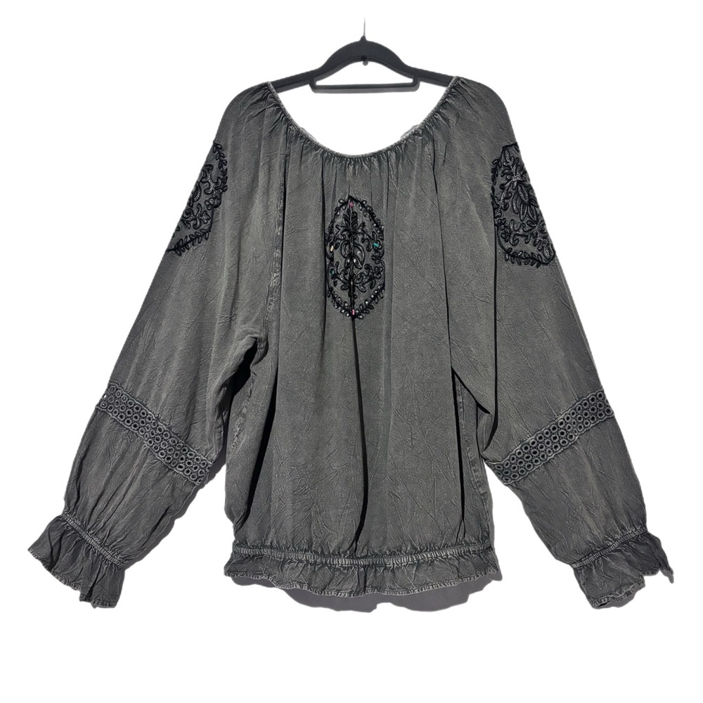 Chic Gray Embroidered Boho Blouse - Picture 3 of 8